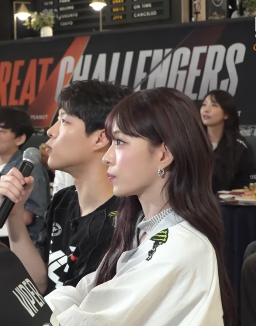 FloverChang's tweet image. 레전드 미쳤슨…