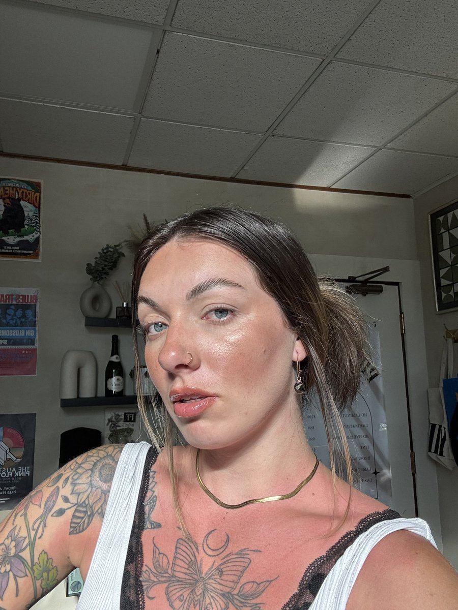makdabbbyyy's tweet photo. anyways I like this make up from yesterday https://t.co/OQ5thzoqFO