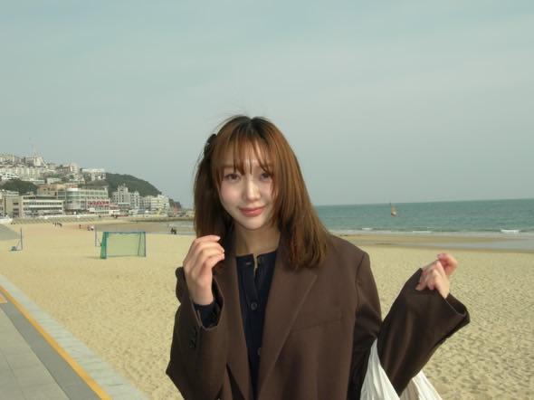 eisy_eci7's tweet photo. Pagi tadi setelah dengerin don't touch versi AI 
Aku jadi kangen kamu Park Minji 🧡 dengerin suara kamu, ngeliat kamu senyum terus ketawa mendengarkan kamu bercerita ✨️ dan untuk itu aku cuma bisa melihat semua video fancam kamu Minji 
Kamu akan selalu jadi orang favoritku 🐿🤎 https://t.co/nJBRAUYWph
