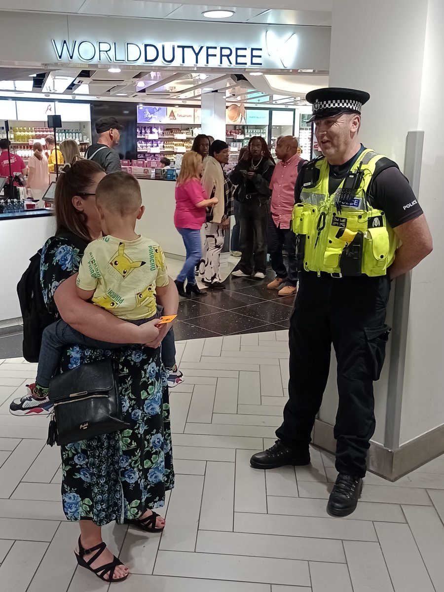 Our specially trained #ProjectServator officers deployed at various locations across <a href="/EMA_Airport/">East Midlands Airport</a> today. Engaging with businesses, employees, security and passengers our aim is to keep EMA safe and secure. All of us can play a key role by reporting anything suspicious.