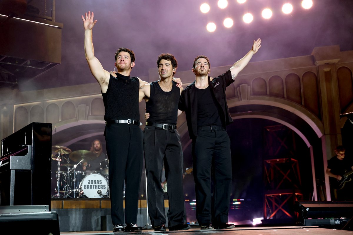 Little Caesars Arena (@lcarena_detroit) on Twitter photo "Oh, you know what? Next weeks no good for me. The <a href="/jonasbrothers/">Jonas Brothers</a> are in town."
🔜 #GreetingsFromYourHometown "Oh, you know what? Next weeks no good for me. The <a href="/jonasbrothers/">Jonas Brothers</a> are in town."
🔜 #GreetingsFromYourHometown