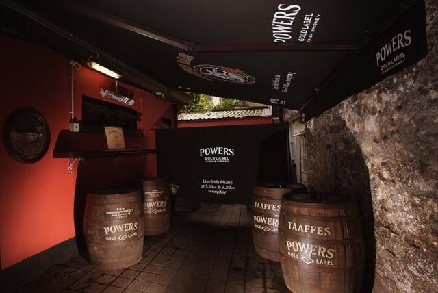 Happy Thursday 🌞 

Our pints are flowing, outdoor terrace in full swing and plenty of ceol agus craic around too 😉 

Join us for a drink, tasty food or live music! 

#taaffesforthecraic #taaffesbargalway