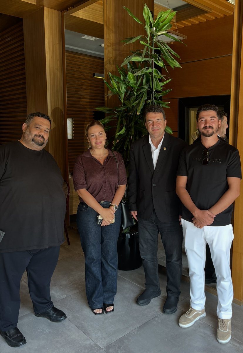 Can Azerbaycan’daki dostlarımızdan Türkiye’deki tüm dostlarımıza selamlar sevgiler.
Türkiye Azerbaycan’dır 
Azerbaycan Türkiye’dir.🧿