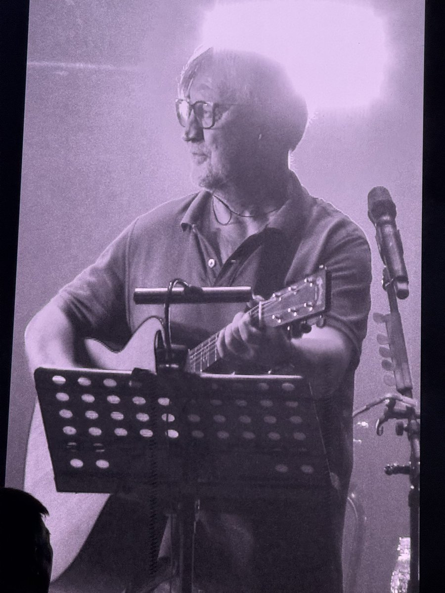 Шевчук мощно открыл концерт: «как же это все заебало»

Нас тоже, Юрий Юлианович, нас тоже