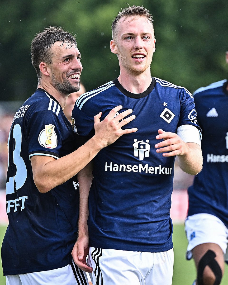 HSV's tweet photo. Mach's gut, Bascho! 🫶🥹
Kapitän, Teamplayer, Vorbild: Sebastian #Schonlau verlässt nach vier Jahren den HSV und wird zukünftig in der nordamerikanischen Profiliga MLS bei den Vancouver Whitecaps auflaufen. 🔄
Danke, Bascho – für vier Jahre voller Leidenschaft, Hingabe und Herzblut mit der Raute auf der Brust! Wir wünschen dir bei deiner neuen Aufgabe viel Erfolg! 🤝🔷
Alle Infos und Zitate 👉 https://t.co/hhn6F89zL3
#nurderHSV