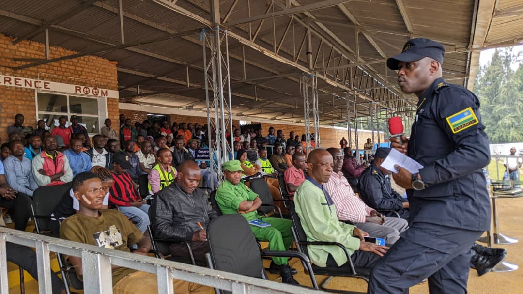 Rusizi District (@rusizidistrict) on Twitter photo bagiriwe inama y'uko umwuga bakora wabateza imbere <a href="/RwandaWest/">Western Province I Rwanda</a> <a href="/RwandaLocalGov/">Ministry of Local Government | Rwanda</a> bagiriwe inama y'uko umwuga bakora wabateza imbere <a href="/RwandaWest/">Western Province I Rwanda</a> <a href="/RwandaLocalGov/">Ministry of Local Government | Rwanda</a>