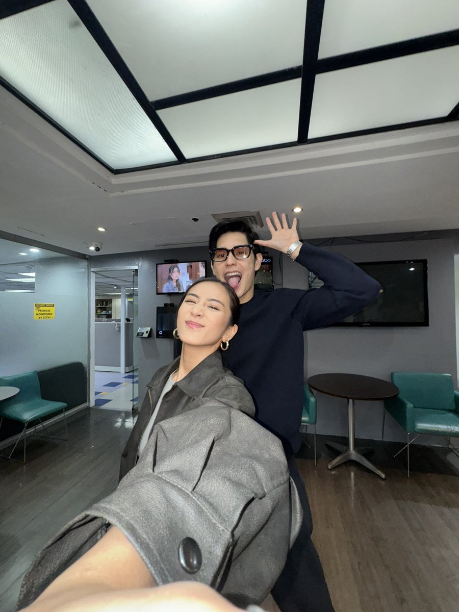 VivaOnePH's tweet photo. Yes, Hon?

Bad Genius: The Series episode 6, mamaya na!
https://t.co/x8XVC15VxY…

Viva One, Bida Ka Dito!

#VivaOne #BadGeniusTheSeries #BGTSStrangeTerritory #BadGeniusPh https://t.co/qAz7PHikoa