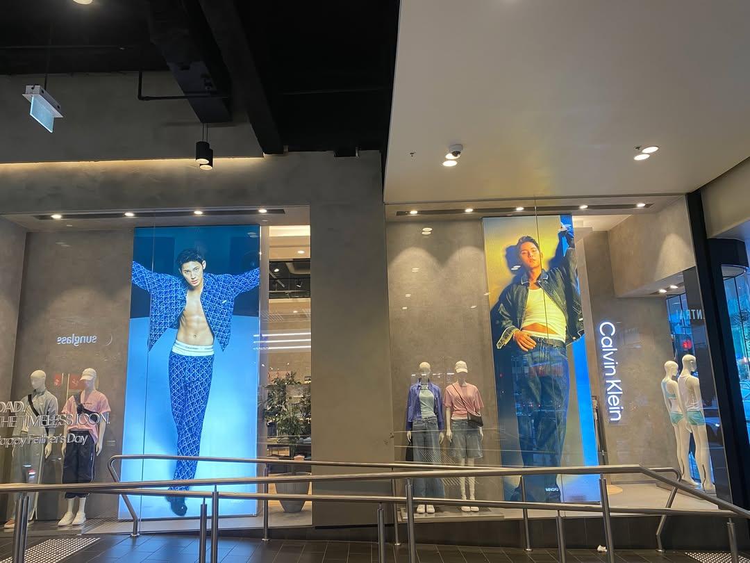 🐶 (@gyumedia) on Twitter photo <a href="/CalvinKlein/">calvinklein</a> <a href="/pledis_17/">세븐틴(SEVENTEEN)</a> MINGYU X CALVIN KLEIN FALL 2025 CAMPAIGN ROLL-OUT #민규
📍 melbourne central, australia
#MINGYUxCalvinKlein #민규_캘빈클라인
<a href="/CalvinKlein/">calvinklein</a> <a href="/pledis_17/">세븐틴(SEVENTEEN)</a> <a href="/CalvinKlein/">calvinklein</a> <a href="/pledis_17/">세븐틴(SEVENTEEN)</a> MINGYU X CALVIN KLEIN FALL 2025 CAMPAIGN ROLL-OUT #민규
📍 melbourne central, australia
#MINGYUxCalvinKlein #민규_캘빈클라인
<a href="/CalvinKlein/">calvinklein</a> <a href="/pledis_17/">세븐틴(SEVENTEEN)</a>