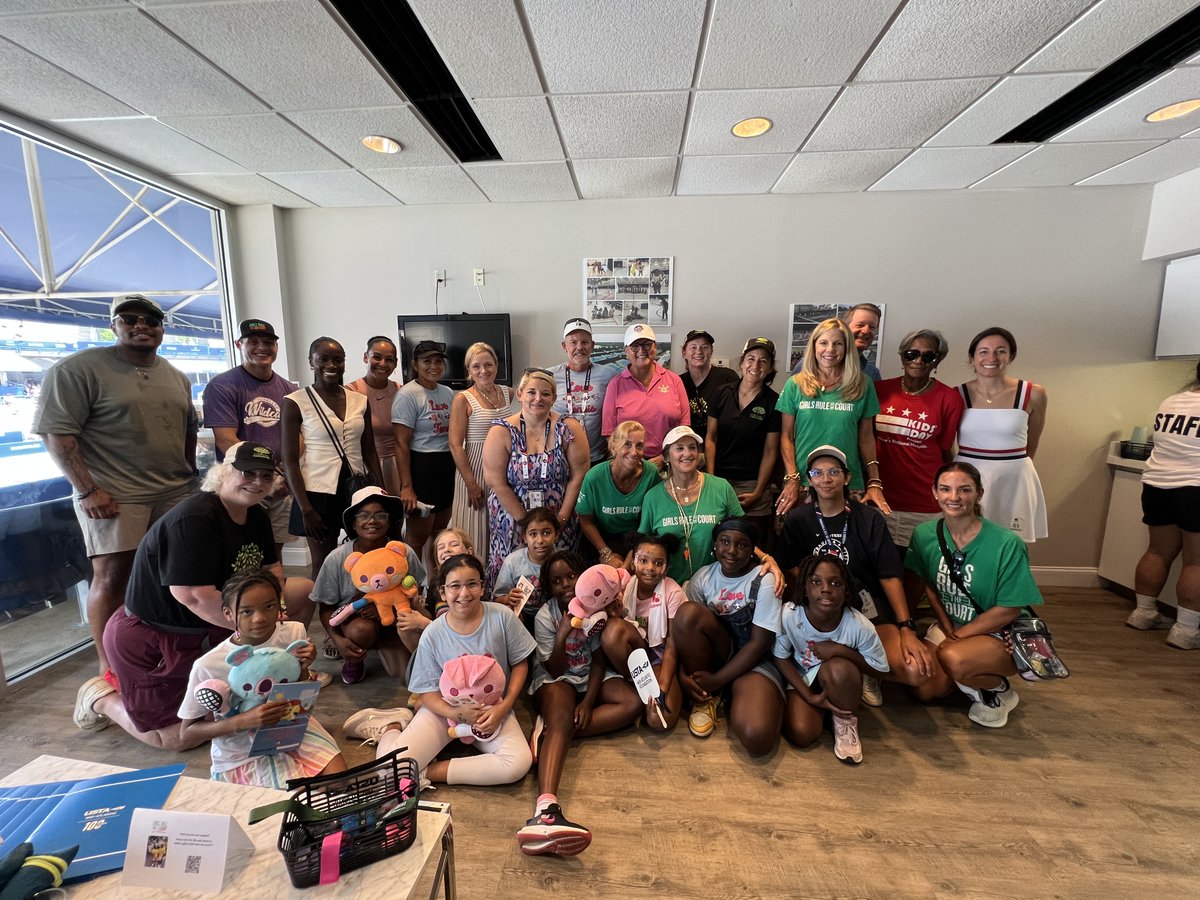 Behind every confident swing is a coach cheering her on. 💜🎾 GRTC coaches create safe spaces where girls grow in courage community and confidence. 

Are you interested in coaching? Make your impact today: ow.ly/5a8850WHLWT

#girlsrulethecourt #grtccoach #tenniscoach