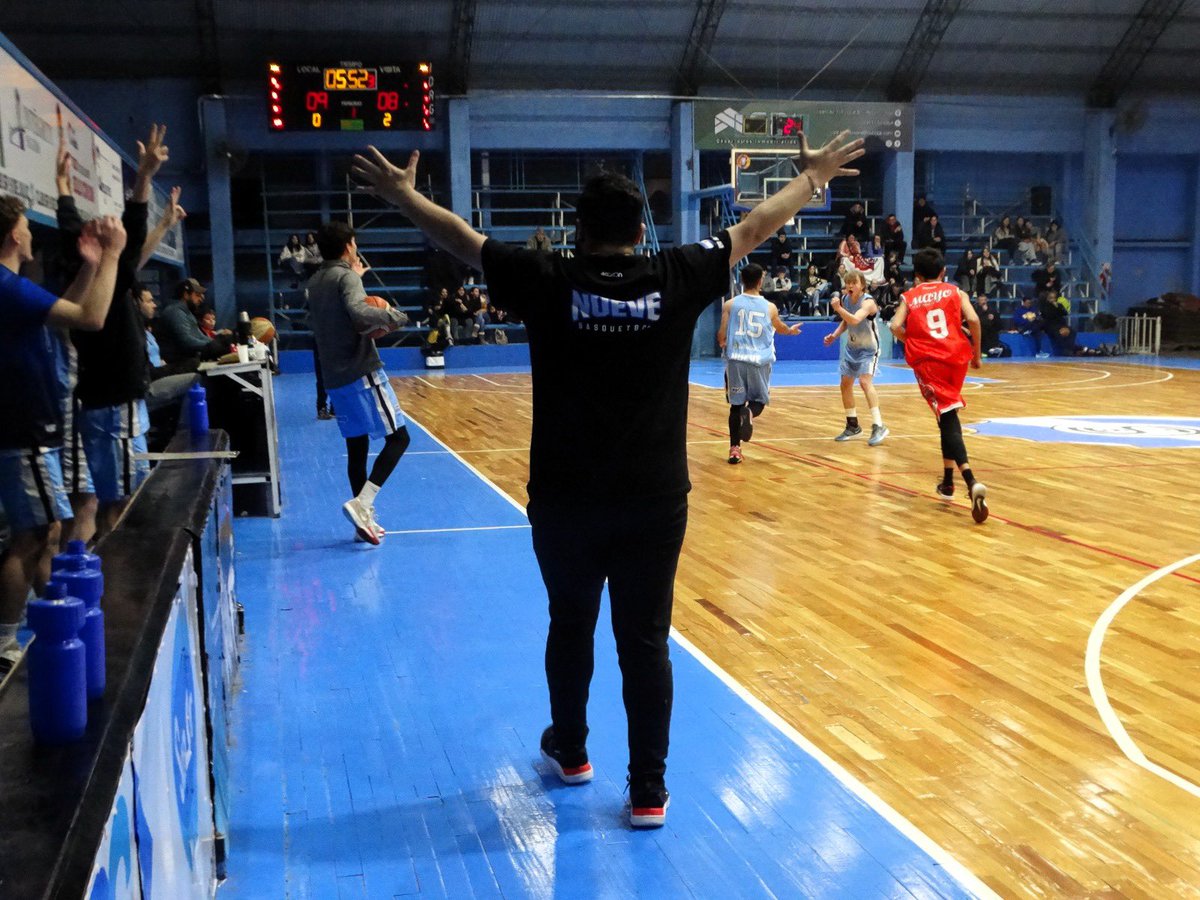 🔝🌟 Jeremías Quiñones, DT de las formativas Patriotas, será el entrenador de la Selección U-15 de la Asociación de Básquet de Río Tercero (ABRT). 

💪🏻 ¡Grande, Jere! 

#VamosNueve👊