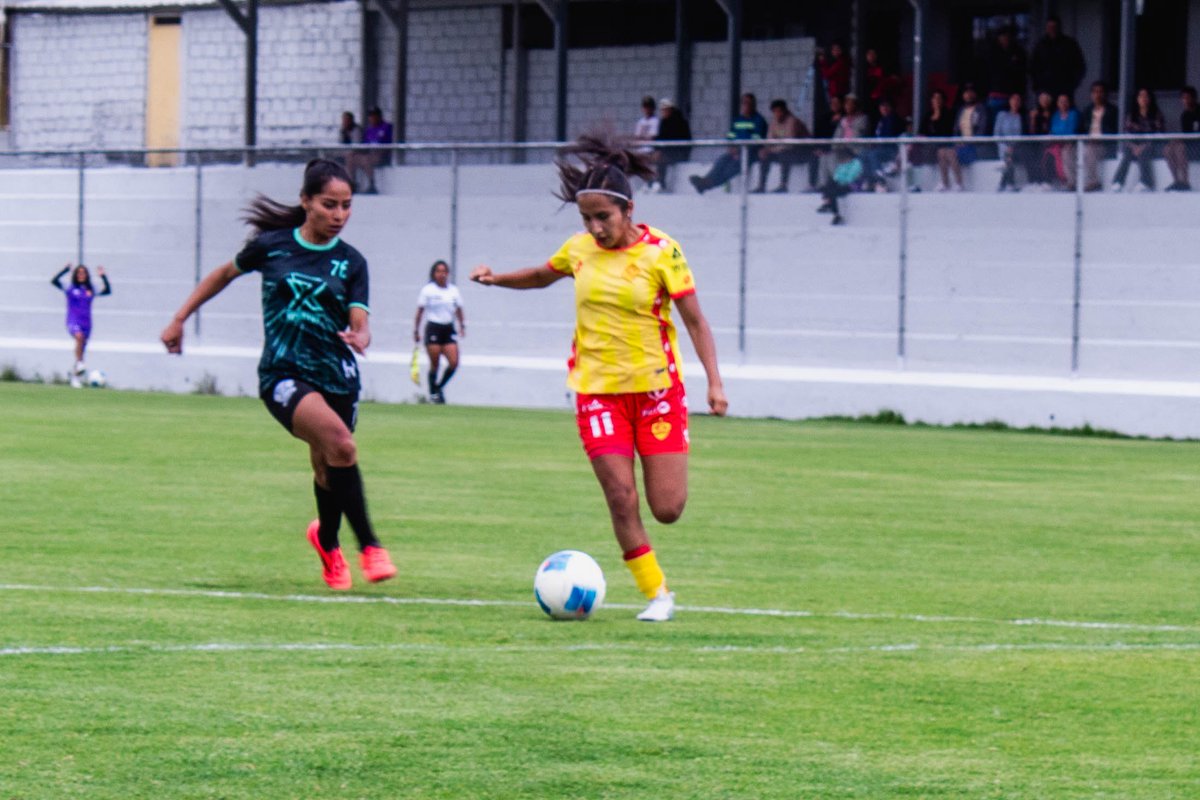 ⚽️👧🏻 Nuestro equipo femenino por buen camino en el Campeonato De Ascenso 💪 

📸 De la victoria 4x1 ante Xportus

#AucasFemenino

🟡🔴👊
