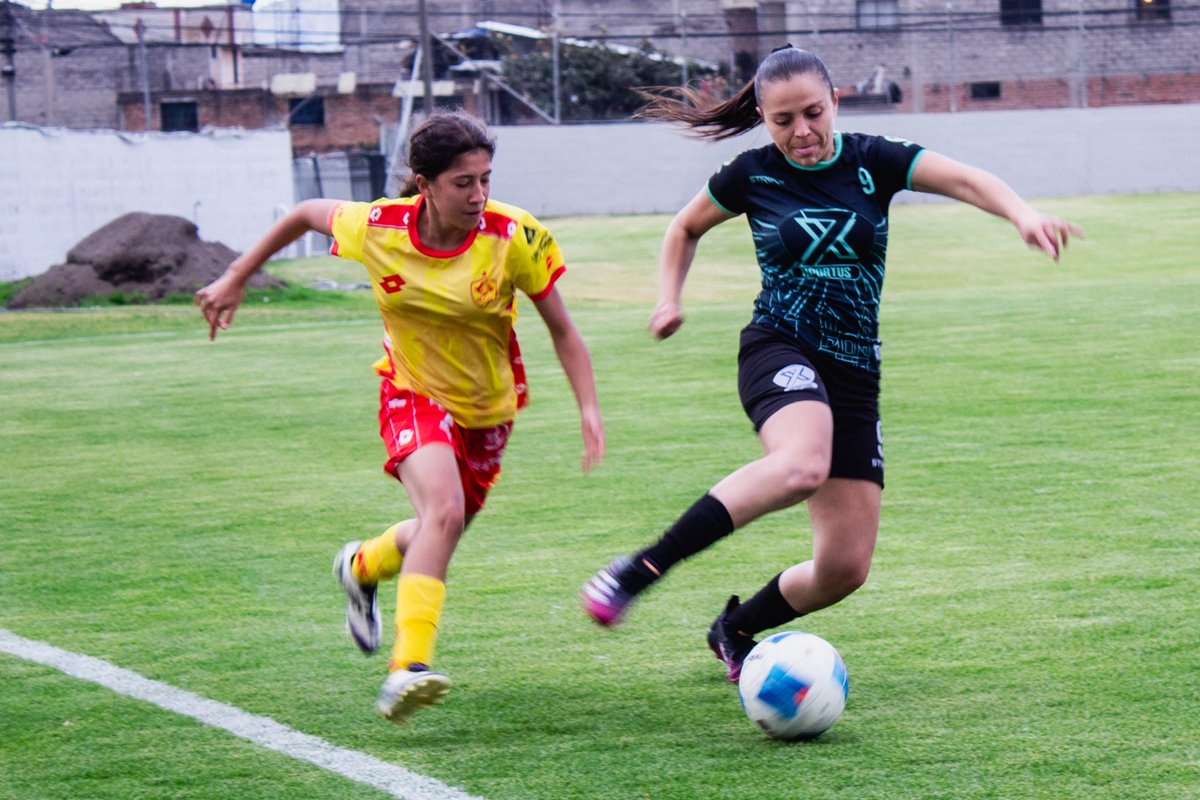 aucas_fem's tweet photo. ⚽️👧🏻 Nuestro equipo femenino por buen camino en el Campeonato De Ascenso 💪 

📸 De la victoria 4x1 ante Xportus

#AucasFemenino

🟡🔴👊 https://t.co/2wlBffAnIo