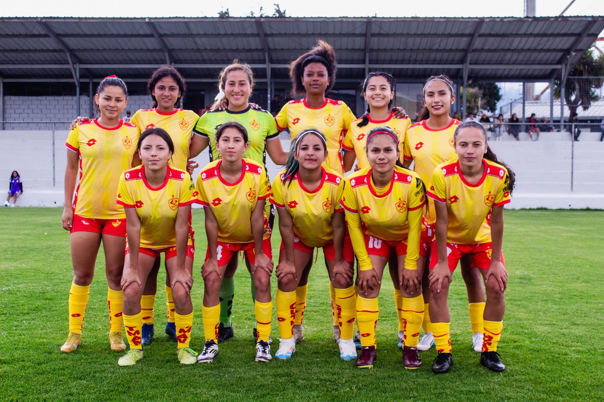 aucas_fem's tweet photo. ⚽️👧🏻 Nuestro equipo femenino por buen camino en el Campeonato De Ascenso 💪 

📸 De la victoria 4x1 ante Xportus

#AucasFemenino

🟡🔴👊 https://t.co/2wlBffAnIo
