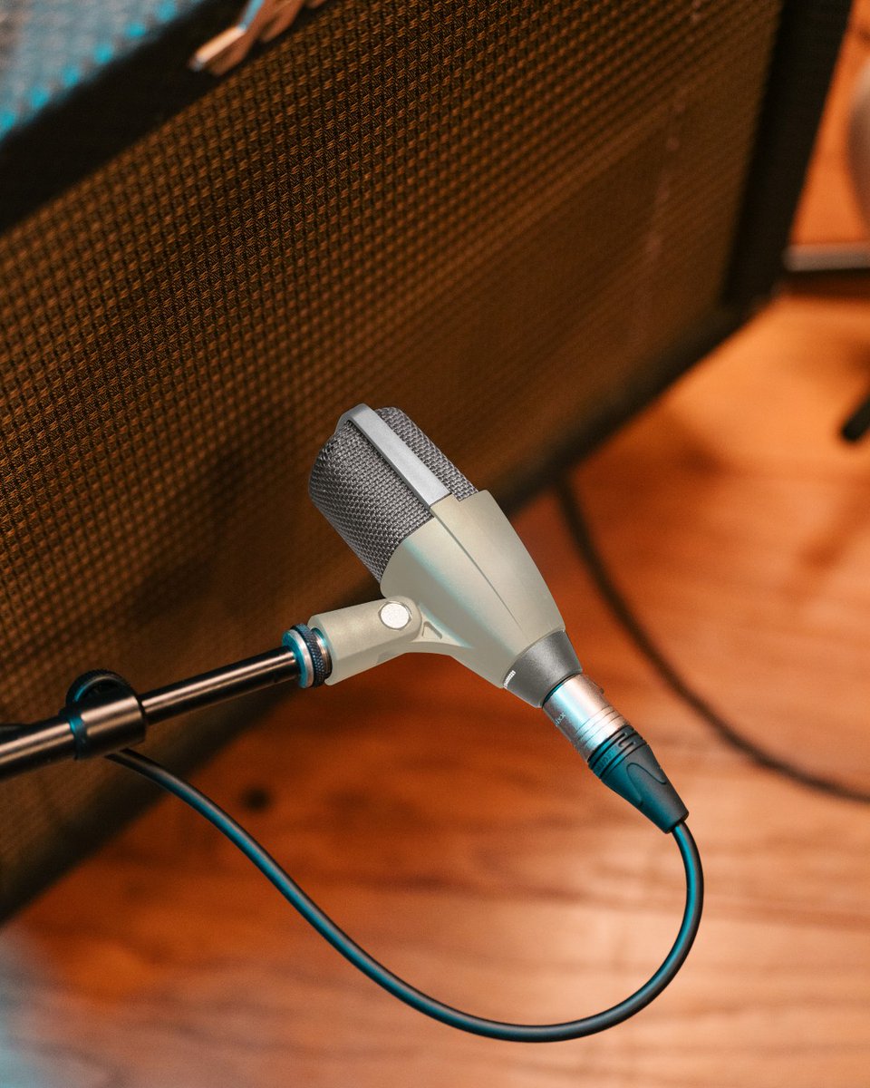 MD 421 Kompakt 80周年記念モデルが登場 ビンテージグレーの特別カラー