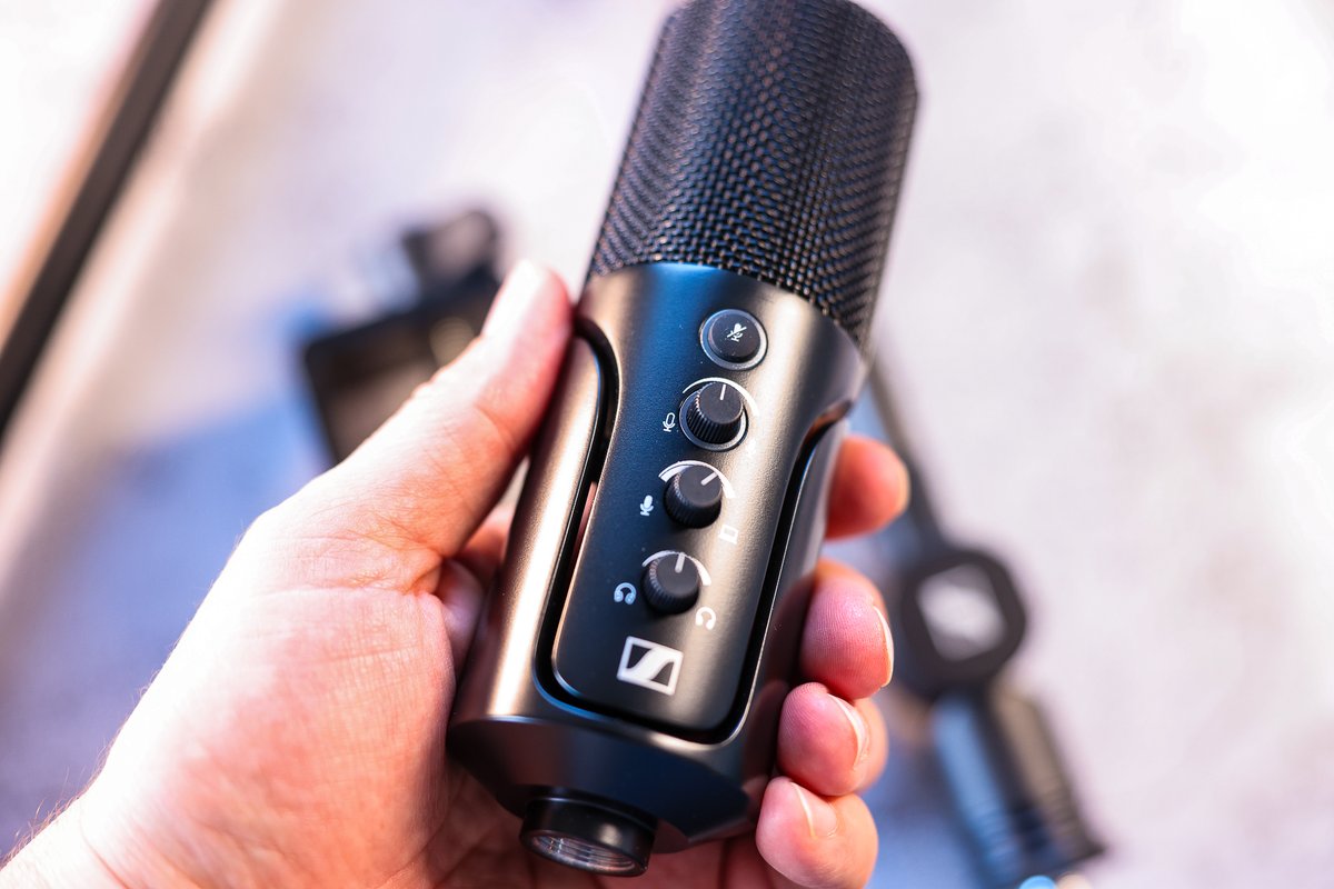 For the creators out there, I reviewed the Sennheiser Profile Streaming Set; a professional, well-made, and easy-to-use microphone for podcasters and streamers: thegate.ca/tech-gadgets/0…