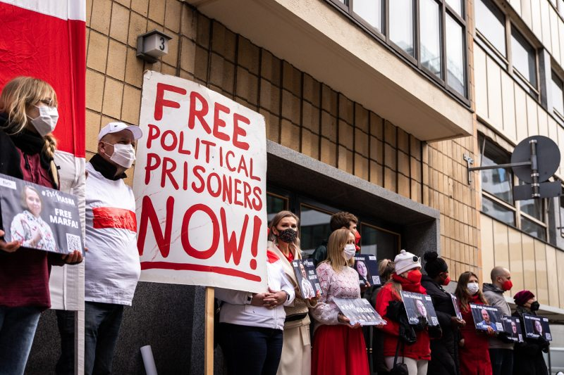 franakviacorka's tweet photo. Since 2020 in Belarus:
🚩 4000+ people have been recognized as political prisoners
🚩 2800+ have already served unjust political sentences
🚩 7100+ faced politically motivated criminal charges

And the numbers keep growing. Today, there are over 1300 political prisoners. https://t.co/rNpk6Q4JER