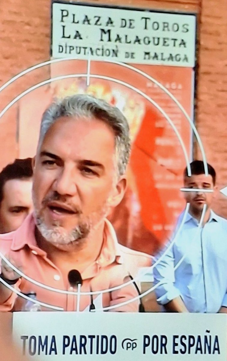 JanoNano11's tweet photo. Ayer el sinvergüenza de Bendodo dio una rueda de prensa al lado de una plaza de toros, no contento con eso, hoy llama piromana a la directora general de protección civil, este sociopata ni viviendo cien vidas más le llegaría a la suela de los zapatos a Virginia Barcones. https://t.co/AawiPS0kgF