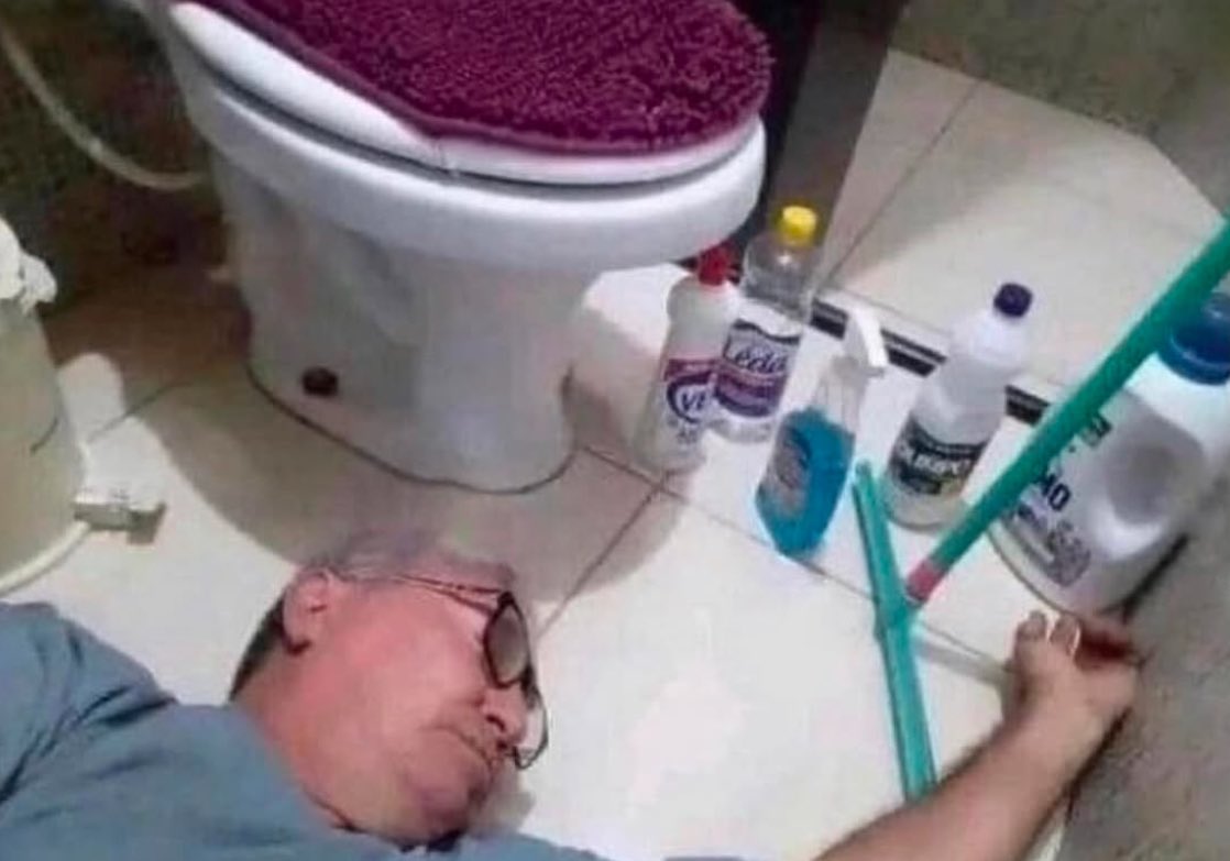 eu depois de inalar a mistura de produtos que fiz pra lavar o banheiro