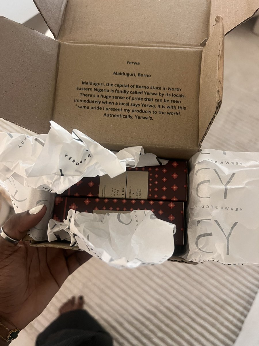 Alifeofscents (@alifeofscents) on Twitter photo Look what came in on my way out 😭😭 Now I have to wait till I get back to smell them but at least I have something to look forward to 💃🏽💃🏽
<a href="/A_doseof_E/">Fragrance Queen</a> <a href="/mowaGLINT/">Smellgood Queen</a> 💕 Look what came in on my way out 😭😭 Now I have to wait till I get back to smell them but at least I have something to look forward to 💃🏽💃🏽
<a href="/A_doseof_E/">Fragrance Queen</a> <a href="/mowaGLINT/">Smellgood Queen</a> 💕