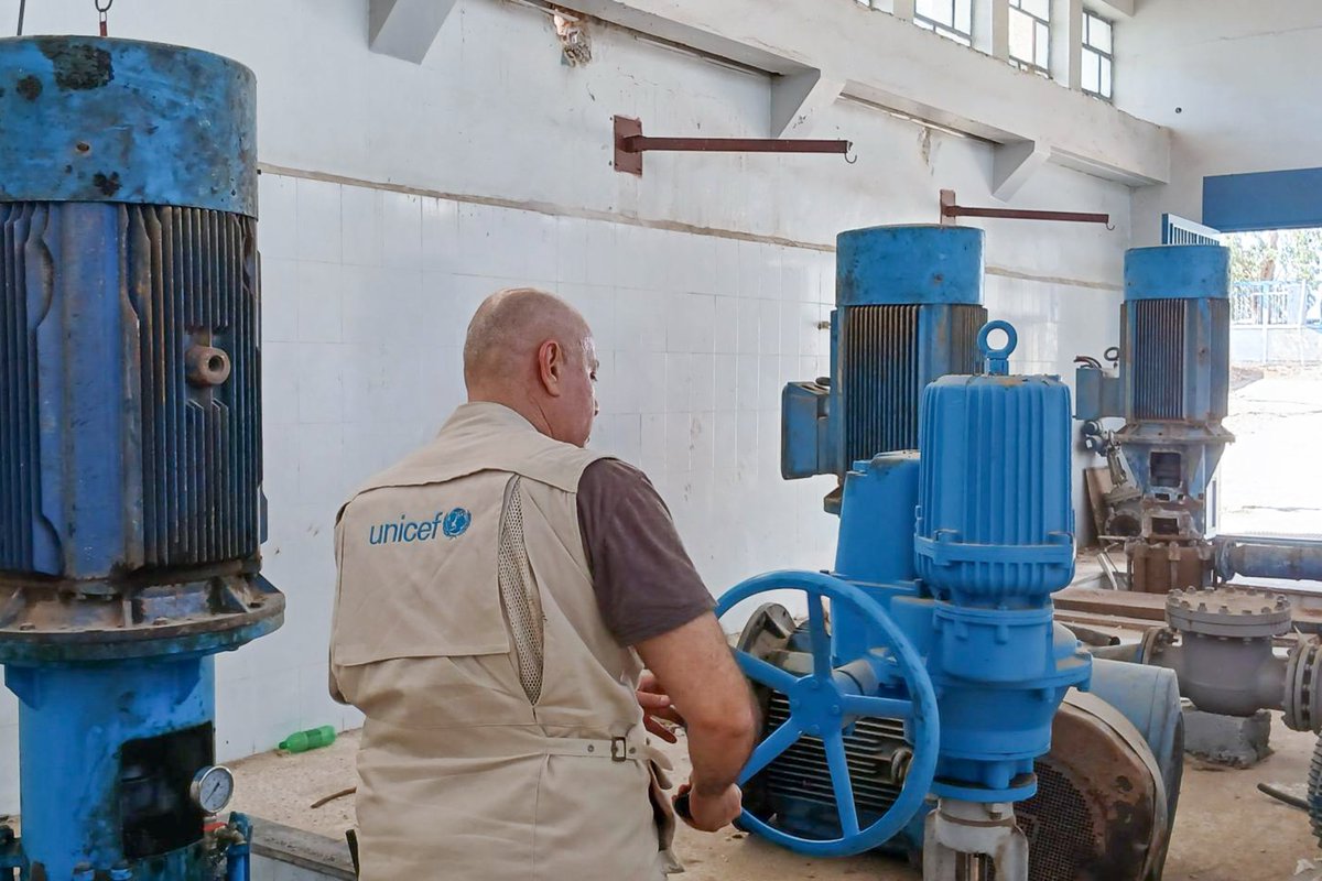 UNICEFinSyria's tweet image. UNICEF carried out an assessment mission to As-Sweida, where we visited Athallah water treatment station,  a lifeline for over 300,000 people. At a time when children and families continue to face immense needs, we  appreciate the efforts of the Interim Authorities to facilitate…