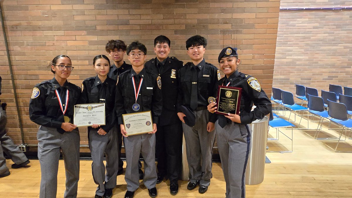 NYPD5Pct's tweet image. Congratulations to our Post 2205 Explorers on graduating from the NYPD Summer Explorer Academy! 🎓💙 Your dedication, discipline, and teamwork make us proud. The future is bright—keep striving and serving with honor! #NYPDExplorers #Post2205