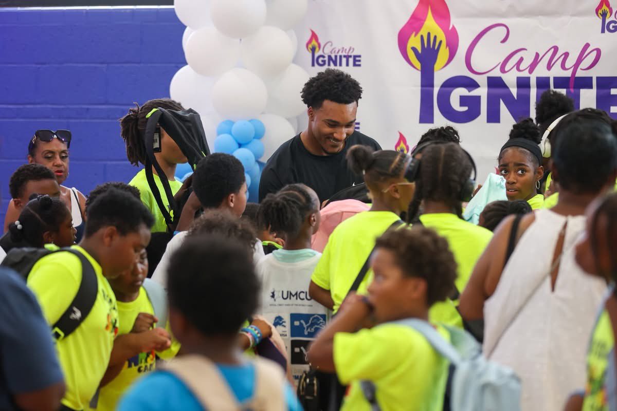 TheFlyestBranch's tweet image. Brian Branch has partnered again with #WIACC in Detroit for their annual Back to School Backpack giveaway!  #WordinAction #ItTakesAVillage #DetroitLions 
#We❤️Community