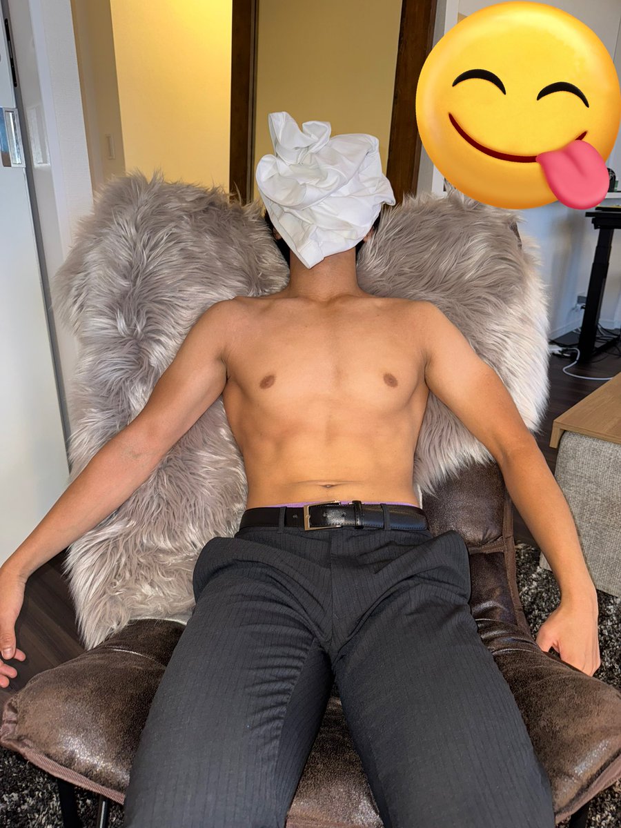 どうしようwww
金困ってるイケメンには知り合いがやってるメンズエステ？を紹介してあげるんだけど僕のおかげで、オジちんぽに抵抗ないらしいw