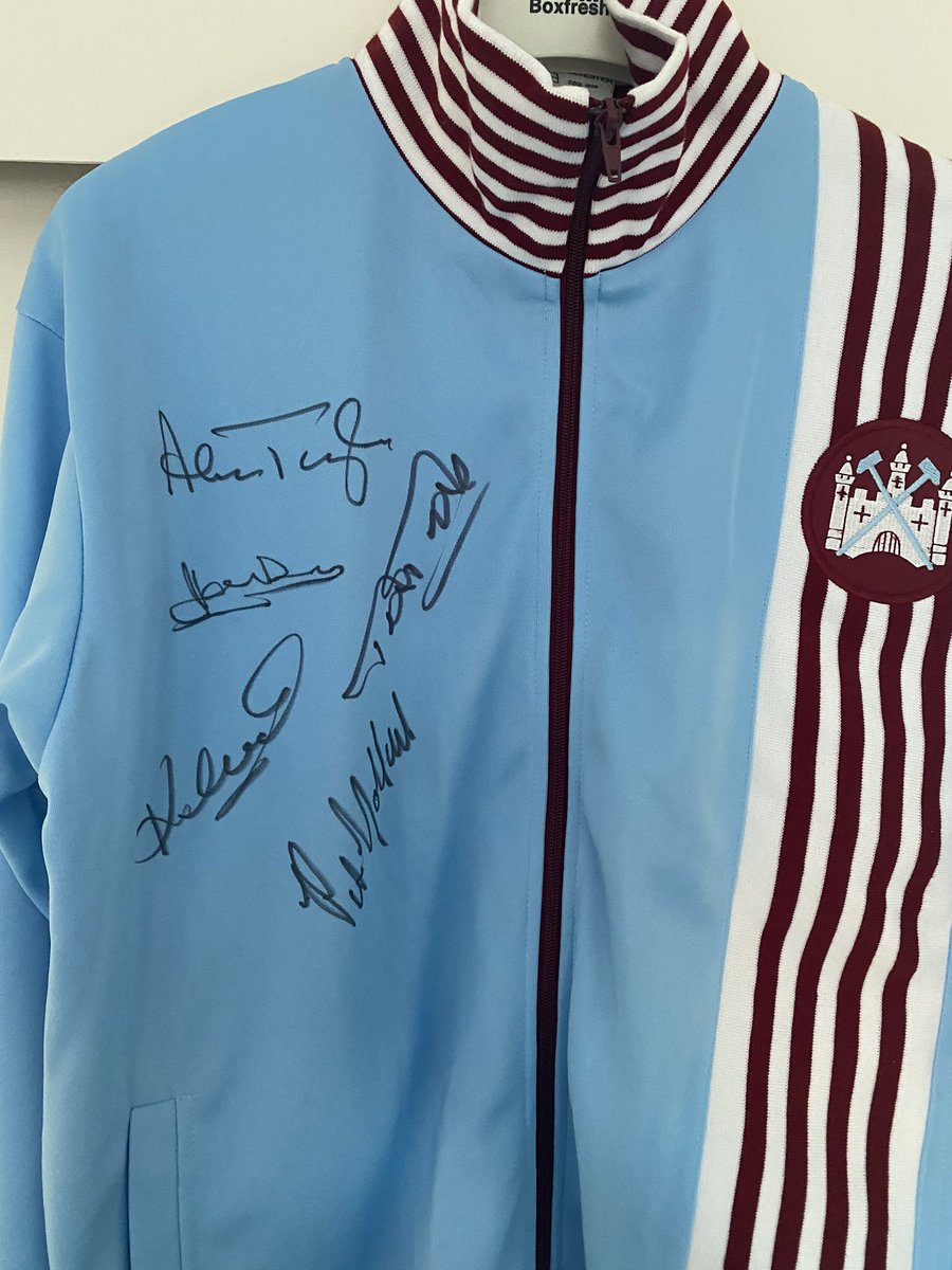 Reece Bayliss โ๏ธโ๏ธ (@reecewhu83) on Twitter photo As you know Iโm fundraising for a friend of mine who is battling Cancer and Iโve just put this 1970โs Jacket on EBay to raise more funds. Itโs signed by both Taylorโs Alan & Tommy,Lock, McDowell & Patsy Holland. โ๏ธ
Kindly donated by <a href="/MandevilleProm2/">Mandeville Promotions Limited</a>
ebay.us/m/okFder As you know Iโm fundraising for a friend of mine who is battling Cancer and Iโve just put this 1970โs Jacket on EBay to raise more funds. Itโs signed by both Taylorโs Alan & Tommy,Lock, McDowell & Patsy Holland. โ๏ธ
Kindly donated by <a href="/MandevilleProm2/">Mandeville Promotions Limited</a>
ebay.us/m/okFder