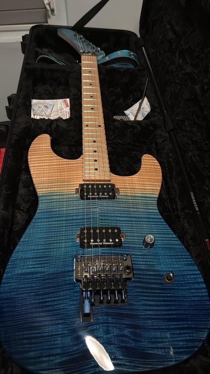 jhaleguitars's tweet photo. My customer informs me his beloved #BeachFade #Annihilator #guitar arrived at his new home in the Caribbean safely. Who wants the next one? #ThursdayMotivation
https://t.co/9Q7rxVE1oC https://t.co/Vo7v0vX9hJ