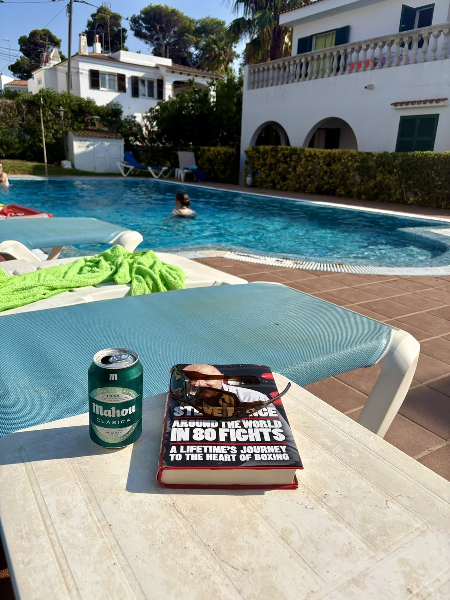 StuartEmms's tweet image. Top quality holiday reading @bigdaddybunce ; though I wasn’t ready for the last para 😢
Take care of yourself 💪🏻👍