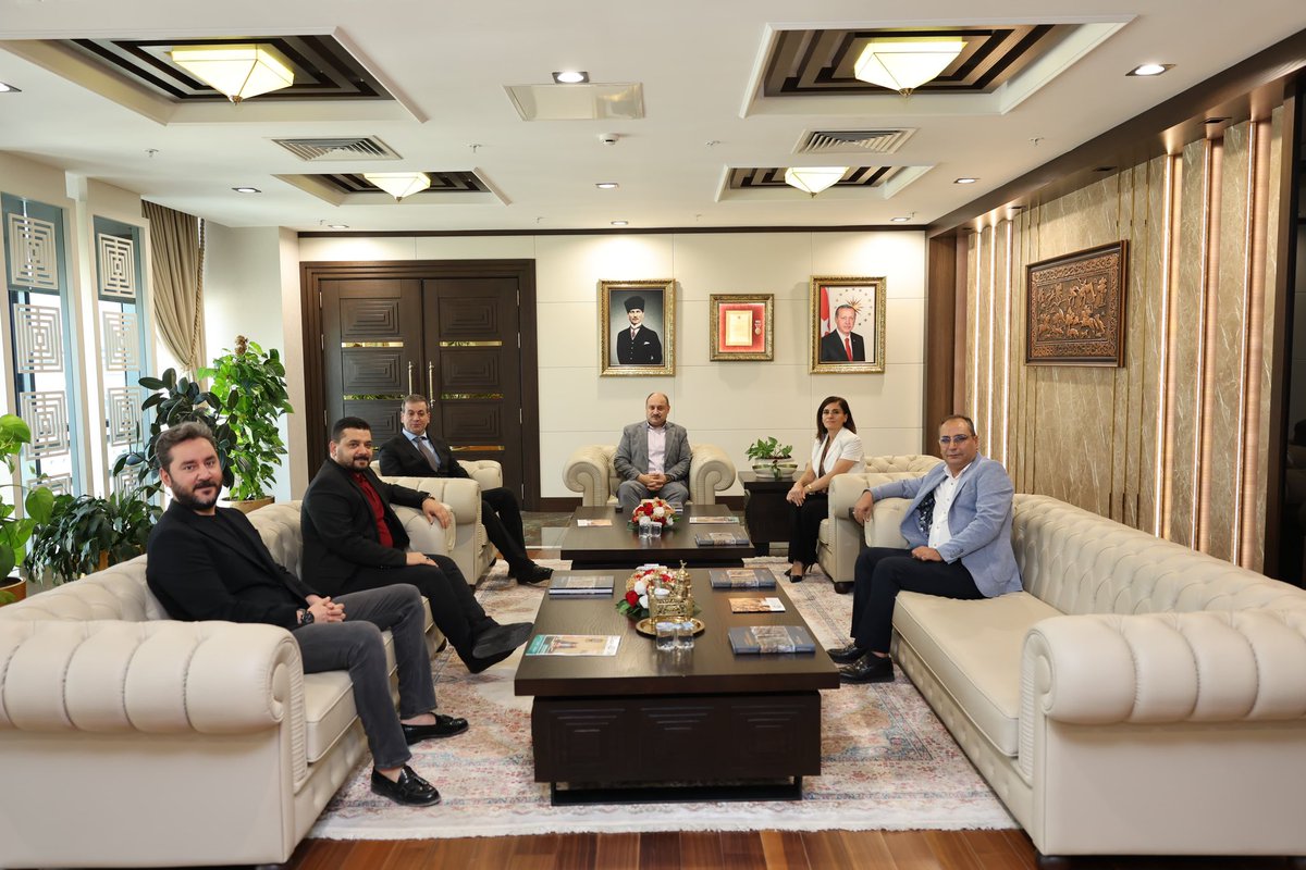 Şanlıurfa Mali Müşavirler Odası Başkanı Mustafa Kılıç ve Yönetim Kurulu Üyeleri, Şanlıurfa Büyükşehir Belediye Başkanımız Mehmet Kasım Gülpınar'ı ziyaret ettiler.

Nazik ziyaretlerinden dolayı kendilerine teşekkür ederiz.