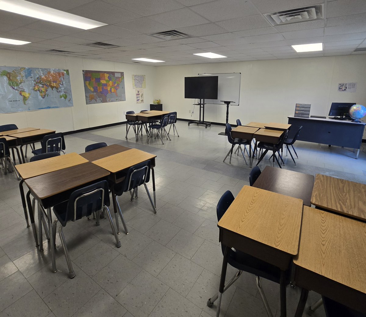 unionchristian's tweet photo. Union Nation:
I know many of you were unable to visit the classrooms inside the new building for Middle and High school students. Here are a few pictures of the updated classrooms and the new deck addition.  Thank you for all of your support during the transition. #UCAEagleNation https://t.co/vs54y5DoEQ
