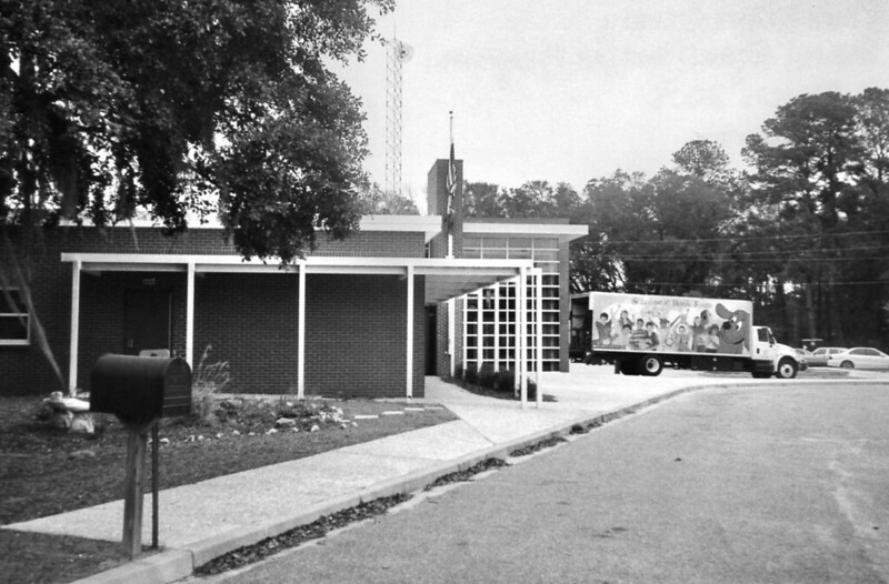#TBThursday rolls on in CCSD - do you remember Central Elementary School?

Renamed Jane Edwards Elementary School just prior to its opening, Central Elementary served African American students on Edisto Island. The school opened in 1954.