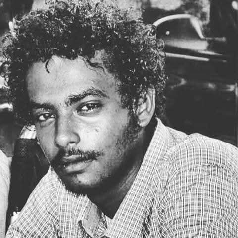 عاوزني اترحم علي الكوز و اختوا في مكانة واحدة مع كشة الماسرق ولا قتل ولا نهب ولا اغتصب ولا سبب اذي لاي انسان.
يا سبحان الله.
سلام لشهدائنا الامجاد في عليائهم
لا رحمة ولا سلام ولا راحة ولا سكينة لروح قتلتهم
في دنياهم و قبورهم و حسابهم
و اذقهم صنوف العذاب
 في دار الدنيا و النشور