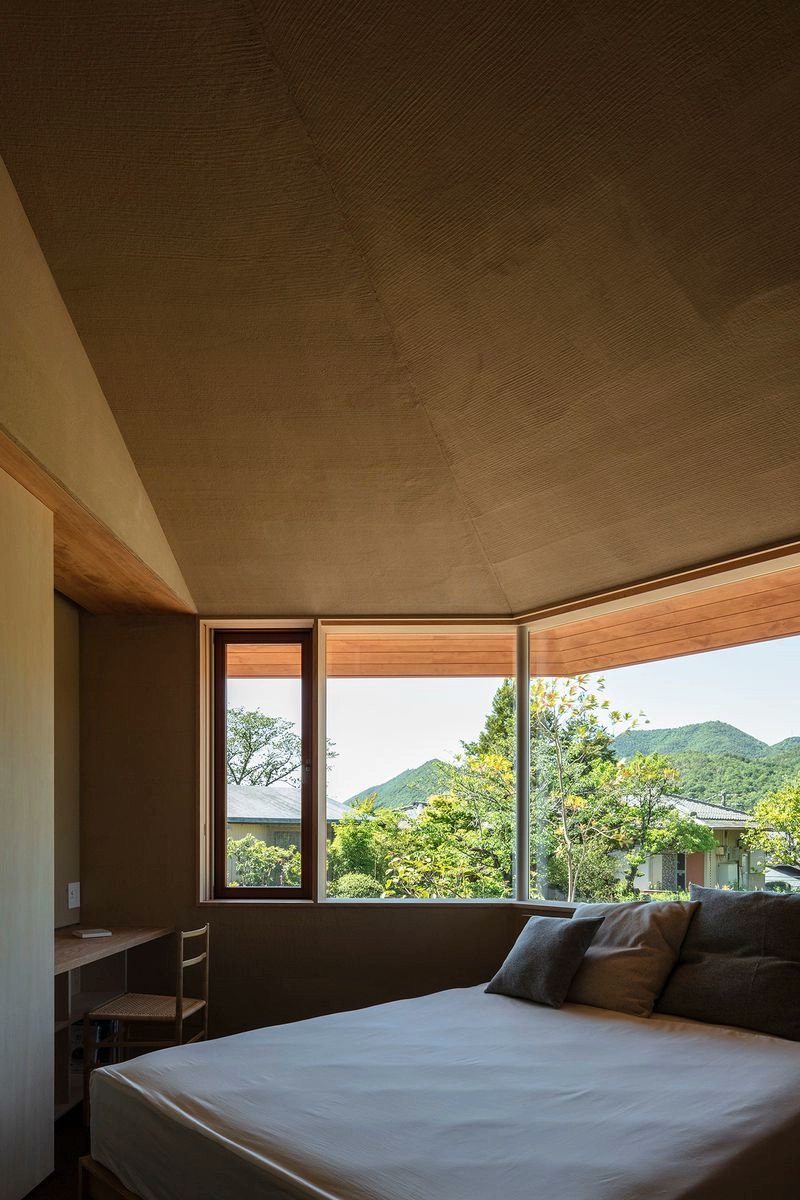 【大らかな気積の中、床高の操作により空間に抑揚を与える平屋住居】
mag.tecture.jp/project/202408…

清眺台の家2 / mononoma
#TECTUREMAG過去記事
#TECTUREMAGDIGOUT

Photographs: Norihito Yamauchi
