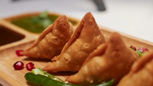 NDTVFood's tweet image. How To Make Perfectly Crispy Paneer Chilli Samosas At Home
food.ndtv.com/food-drinks/ho…
#paneerchillisamosa #samosarecipe #paneerrecipe
