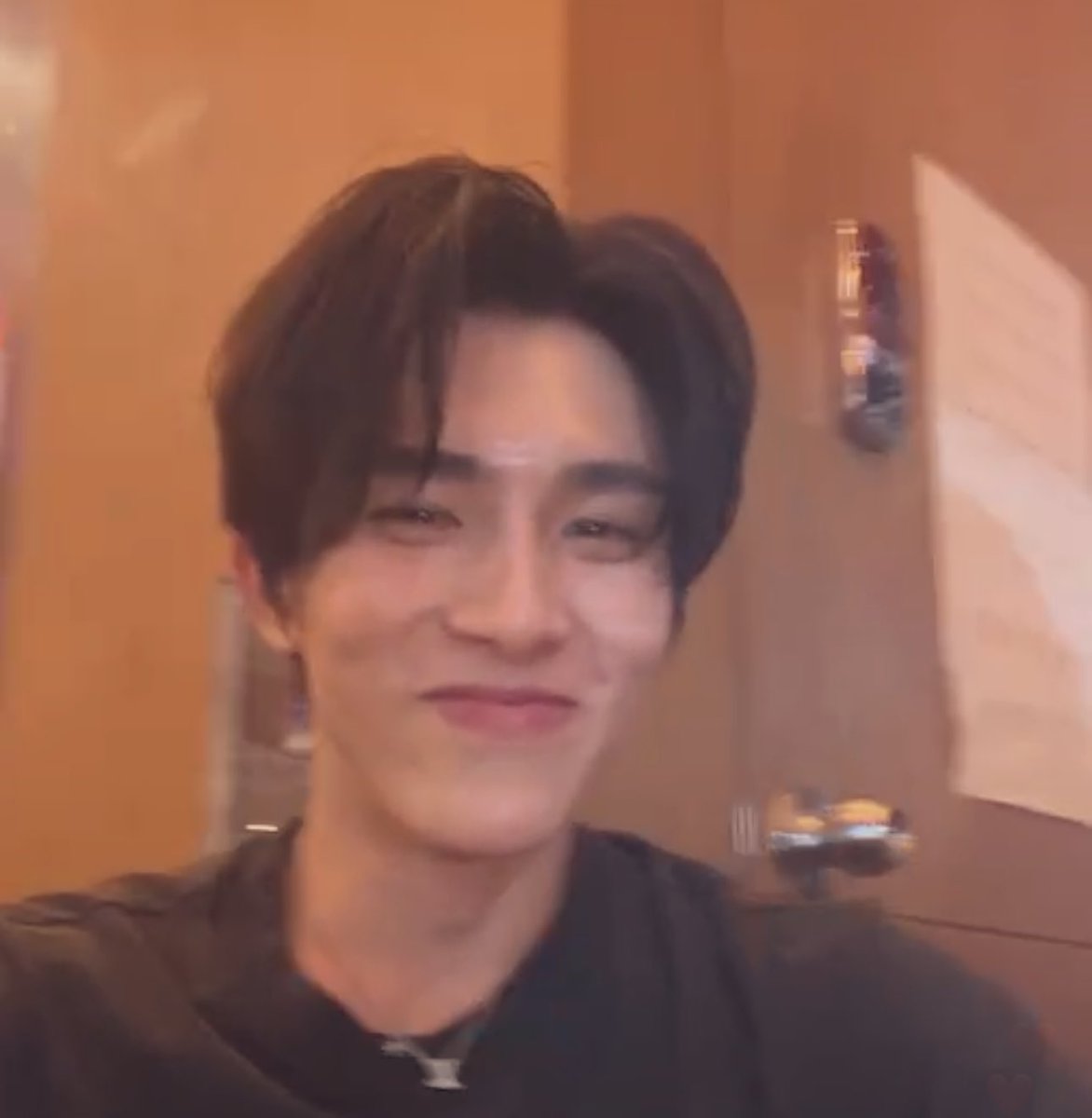 N0RMALPJM's tweet photo. my pretty boy <33 he means so much to me 🤍🖤
— #BXXMRVW #RWV @bxxm_rvw ✨ https://t.co/tDaUxGQ2lv