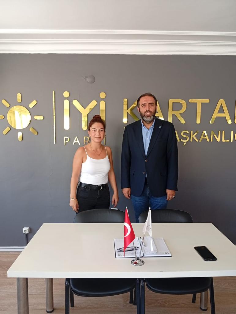 Gıda ve Halk Sağlığı Politikaları Başkanımız Sn. Rüştü Şirin'in davetiyle Sn. Emine Ersoy partimize üye oldu. İYİ'ler ve cesurlara katılan yeni üyemiz aramıza hoşgeldiniz.

#KartalDahaİYİOlacak ☀