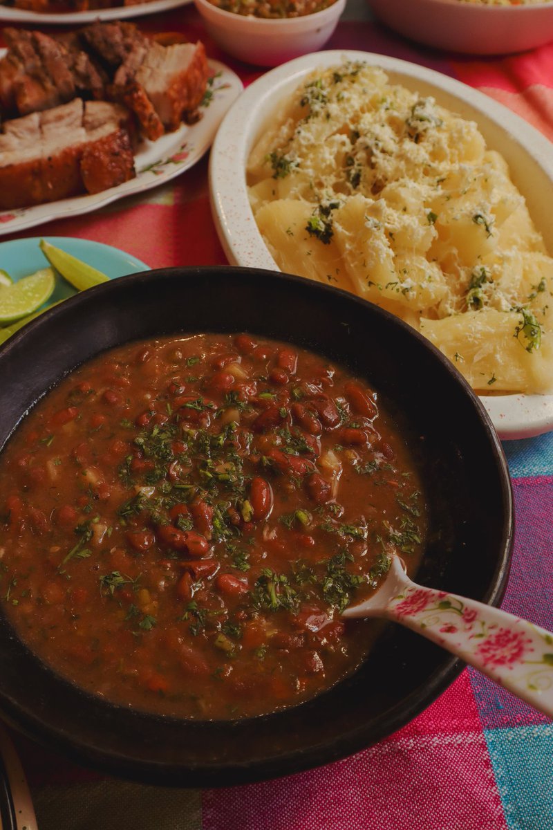 Bucaramanga el domingo 24 voy a vender chicharrón al barril a domicilio. Viene con yuca y ají. También hay opción de adicionar ensalada y frijoles. Si quieren agendar un pedido me comentan o me mandan mensaje y cuadramos ☺️ porfa me ayudan con un RT para llegar a más gente? 🙏🏽✨