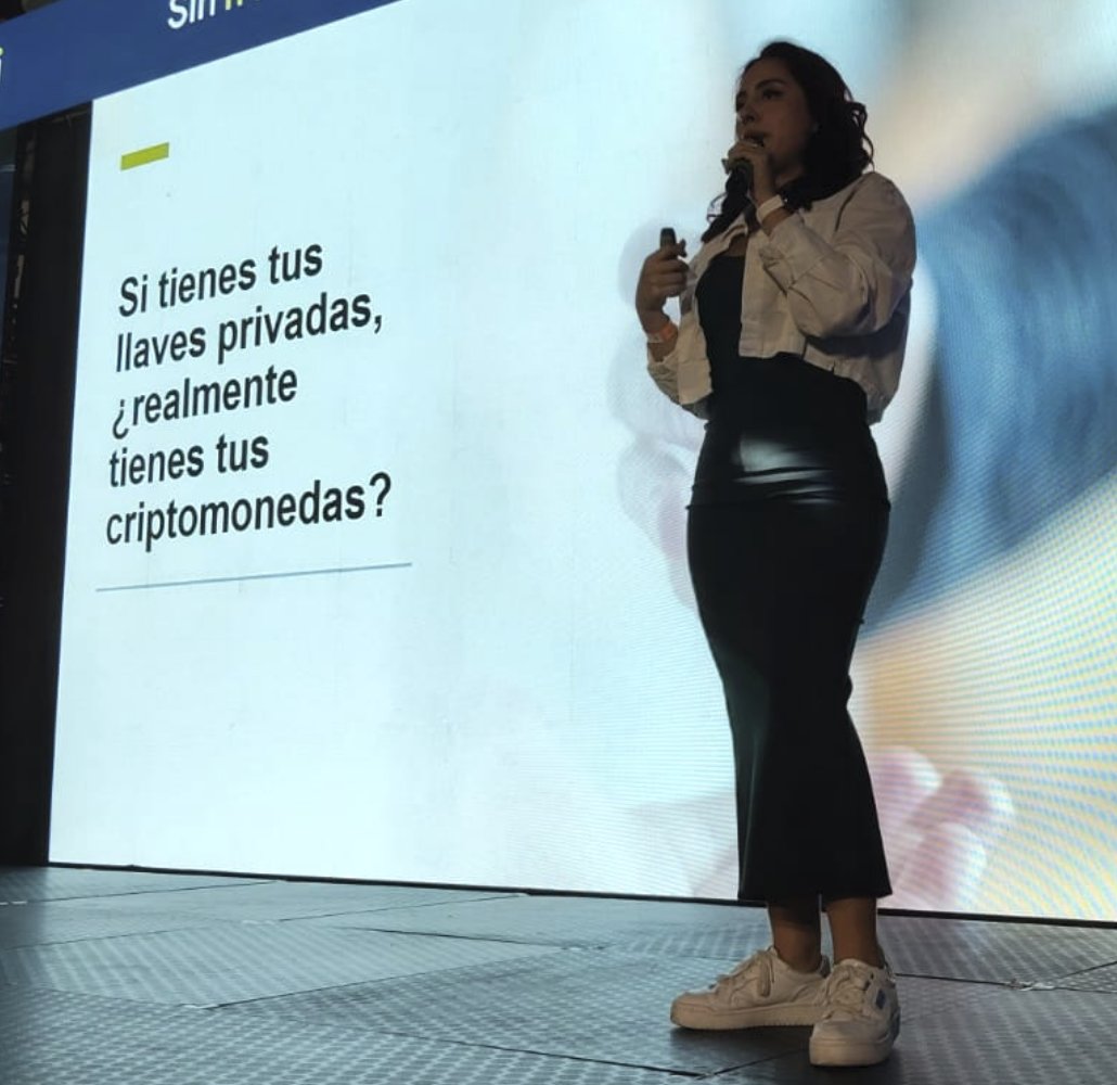 DiarioBitcoin's tweet photo. Tus llaves, tus monedas.
#CriptoLatinFest2025 https://t.co/YsmkvjhRyp