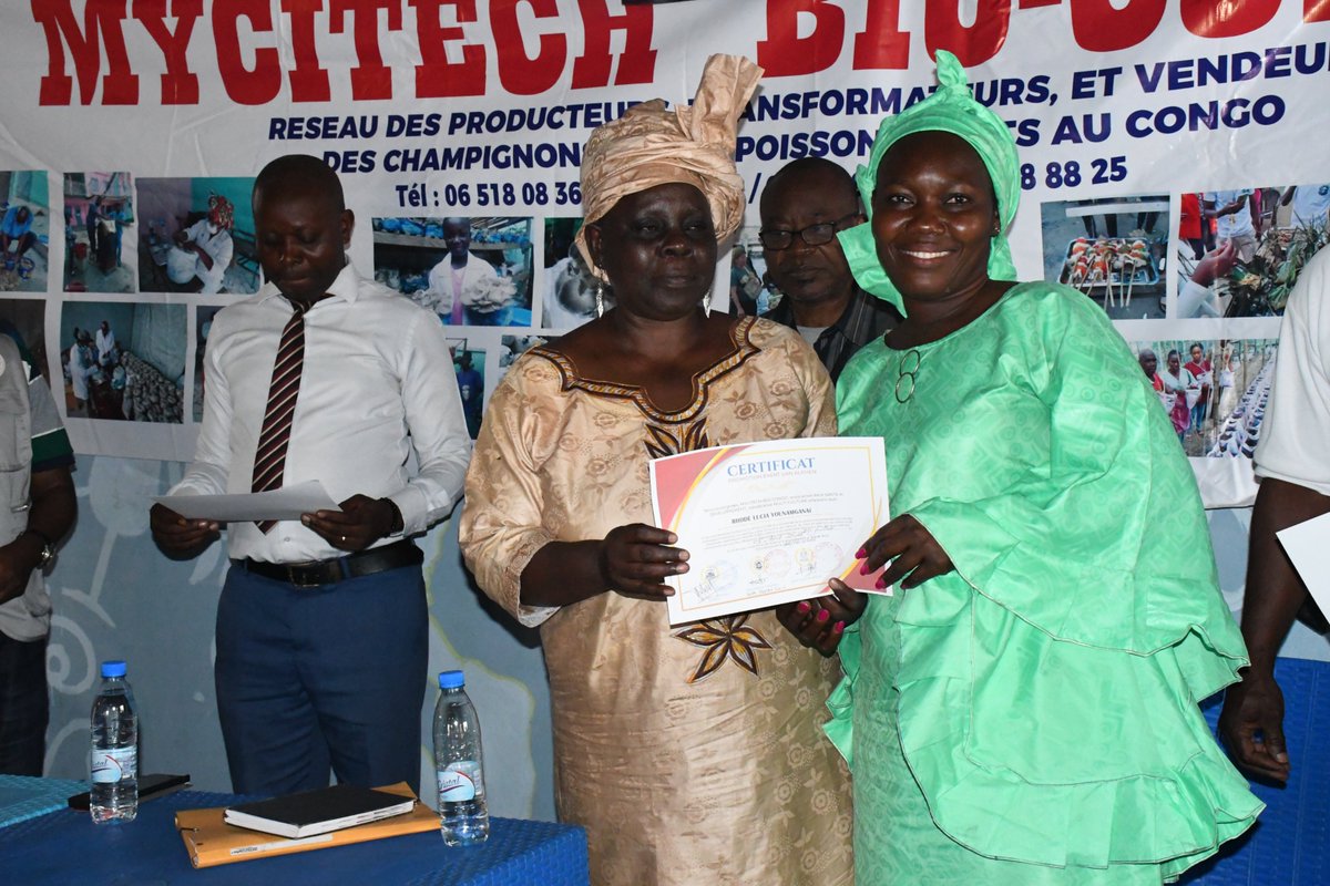 UNHCRCongo's tweet image. Plus de 15 réfugiés, étudiants et journalistes congolais certifiés en myciculture 🍄 et pisciculture 🐟. Une réussite qui renforce l’autonomie, la cohésion sociale et ouvre la voie à des solutions durables.
#Réfugiés #SolutionsDurables