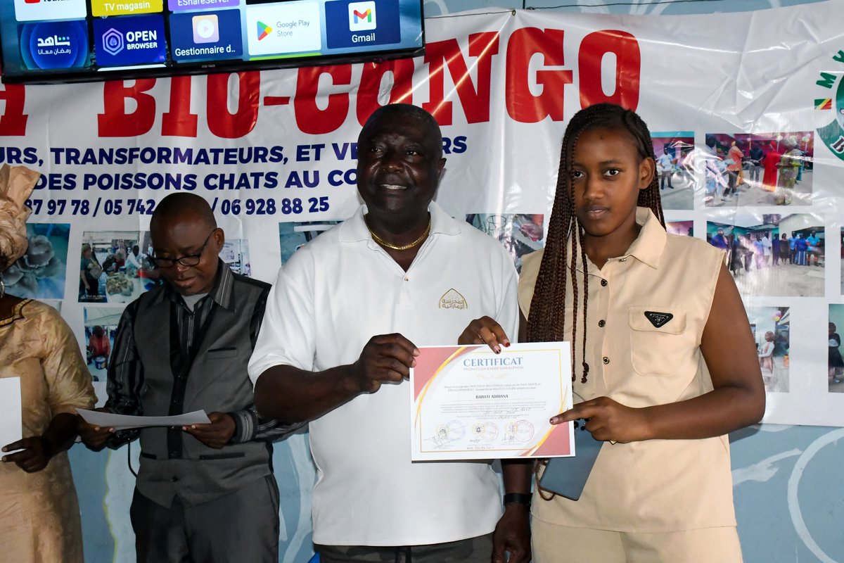 UNHCRCongo's tweet image. Plus de 15 réfugiés, étudiants et journalistes congolais certifiés en myciculture 🍄 et pisciculture 🐟. Une réussite qui renforce l’autonomie, la cohésion sociale et ouvre la voie à des solutions durables.
#Réfugiés #SolutionsDurables