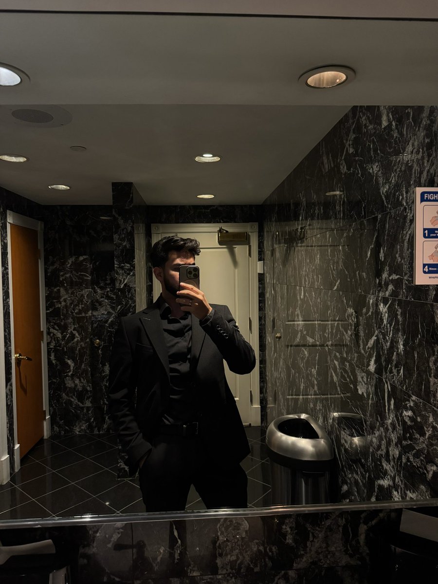 Xii9k_'s tweet photo. Wedding day https://t.co/Jl6cQyxJ4T
