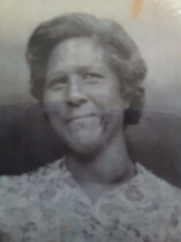 CCEJ40's tweet photo. @darvidosiris My PATERNAL GREAT-grandmother and her sister of Sumter/Statesburg, SC #McBrides Their grandfather was a Verified Freedmen https://t.co/SMnRpM7pxx