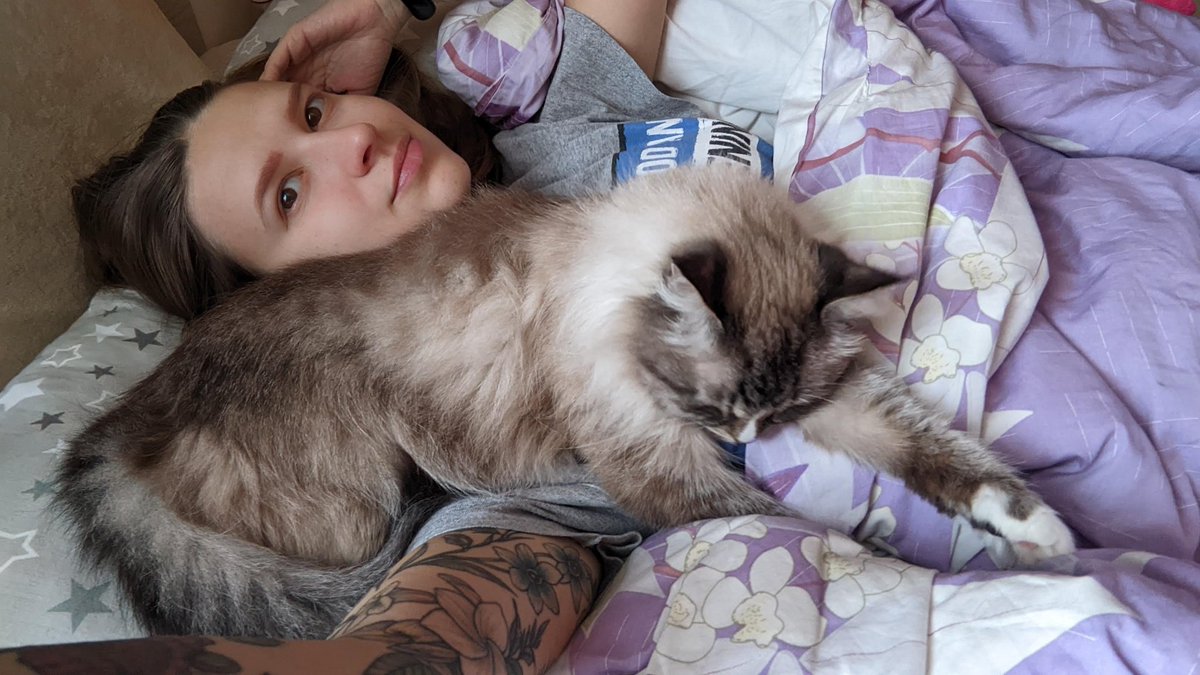 Анна Беззуб tweet media