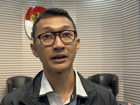 tarungnews2's tweet image. tarungnews.com/nasional/18180…
KPK Amankan 14 Orang dan 22 Kendaraan Mewah Serta Uang Terkait OTT Wamenaker Immanuel Ebenezer #DPRRI #Tunjangan #malamjumat #LisaMariana