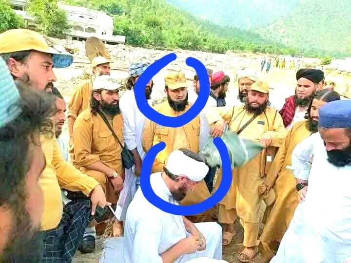 کبھی کسی نے ان نوجوانوں کو سلام کیا ؟
جو سیلابی پانی میں بھی لوگوں کو کندھوں پر اٹھا کر لے جا رہے تھے!
#JUI4FloodVictims