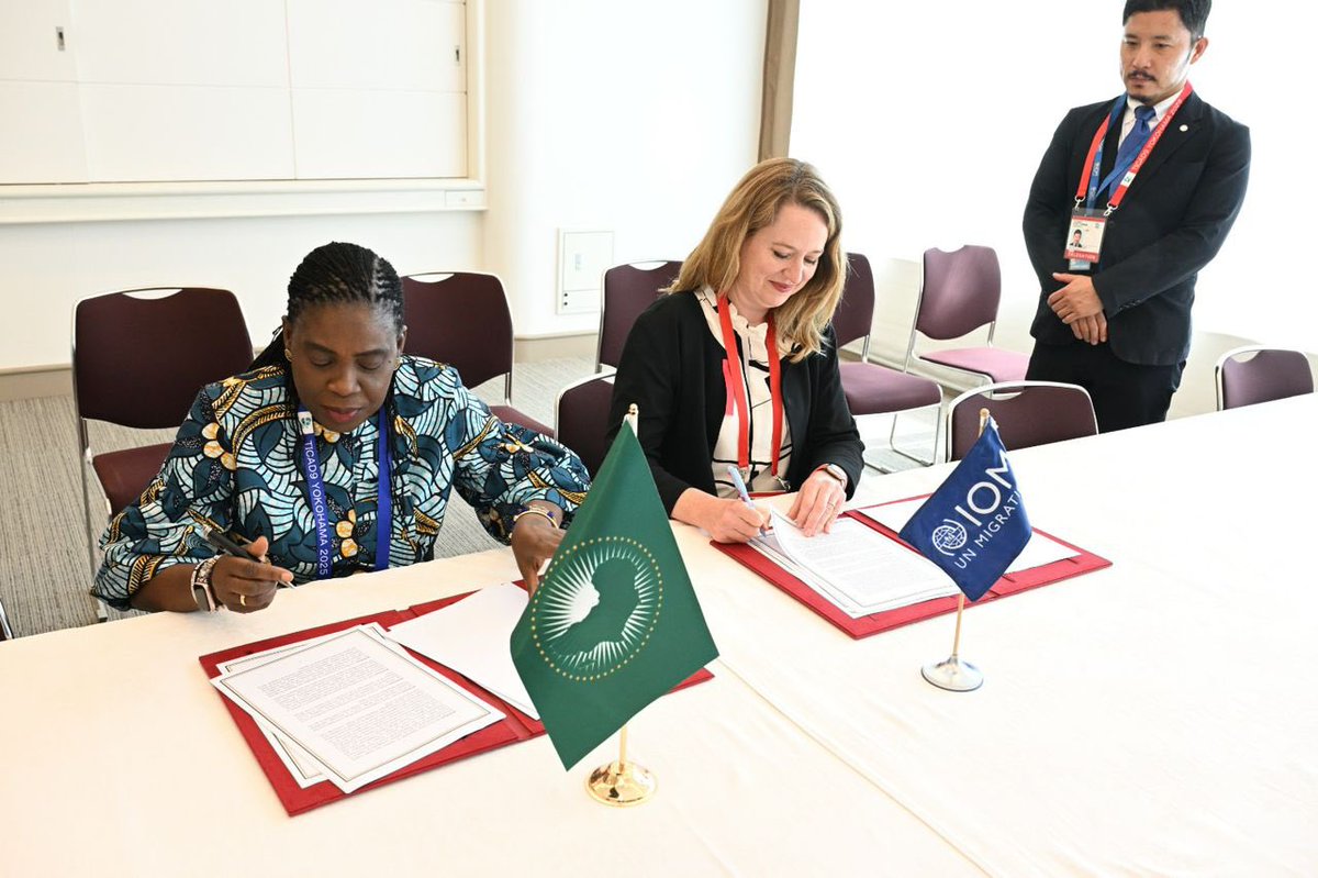 Sabelo Mbokazi (PhD) (@_mbokazisabelo) on Twitter photo In a beautiful & significant turn of events at #TICAD9️⃣, the <a href="/_AfricanUnion/">African Union</a> renewed its strategic cooperation with the <a href="/UNmigration/">IOM - UN Migration 🇺🇳</a>. This new agreement seeks to strengthen our joints efforts on migration governance, labour migration and shared priorities.
📍🇯🇵
#Migration4Devt In a beautiful & significant turn of events at #TICAD9️⃣, the <a href="/_AfricanUnion/">African Union</a> renewed its strategic cooperation with the <a href="/UNmigration/">IOM - UN Migration 🇺🇳</a>. This new agreement seeks to strengthen our joints efforts on migration governance, labour migration and shared priorities.
📍🇯🇵
#Migration4Devt