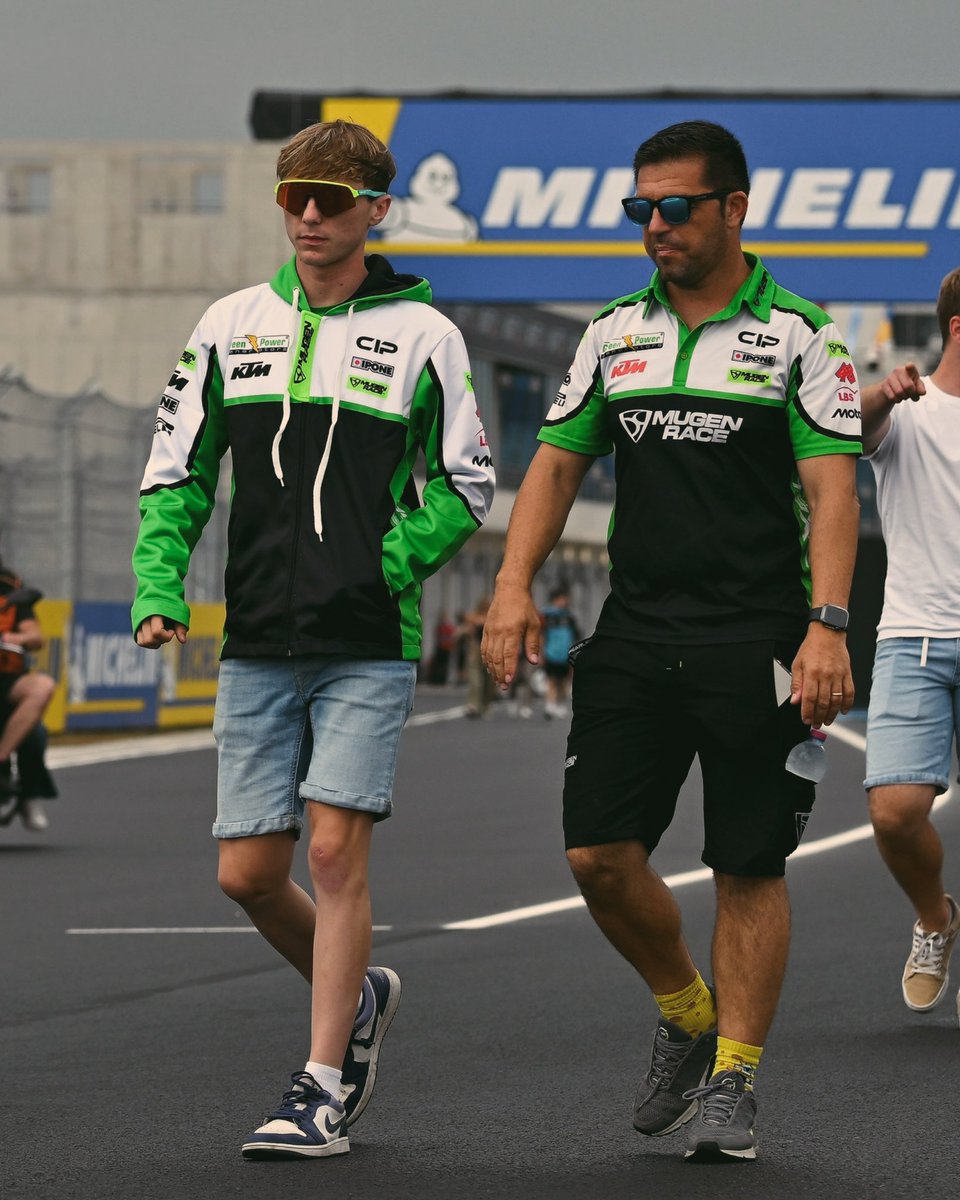 Track walk ✔️

#HungarianGP🇭🇺 #Moto3 #Racing #EAgroup #TLMoleodinamica #GoAhead #SBSbrakes #ScottOgden #SO19 #NoahDettwiler #ND55 #CIPGreenPower