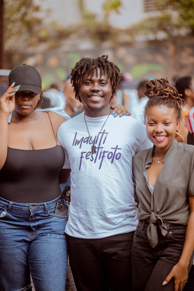 Nan espas Bibliothèque Michel Tardieu, kolektif fotograf ayisyen an te òganize yon gwo rasanbleman kiltirèl ak atistik : Imayiti Festi Foto. Se te yon moman refleksyon, pataj ak admirasyon kote foto tounen temwayaj vivan sou lavi, kilti ak idantite nou kòm pèp. 1/5